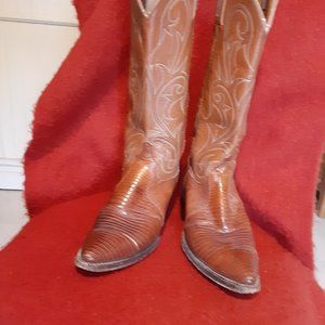 Women's size 7 Dan Post cowboy boots